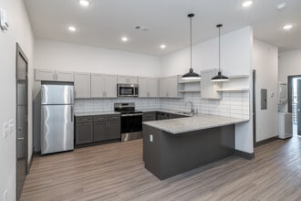 Big Emma Apartments in Springdale, AR - Building Photo - Interior Photo