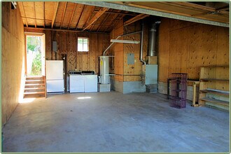 1723 Dawn Dr in Klamath Falls, OR - Foto de edificio - Building Photo