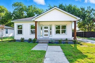 329 S 2nd St in Wylie, TX - Building Photo