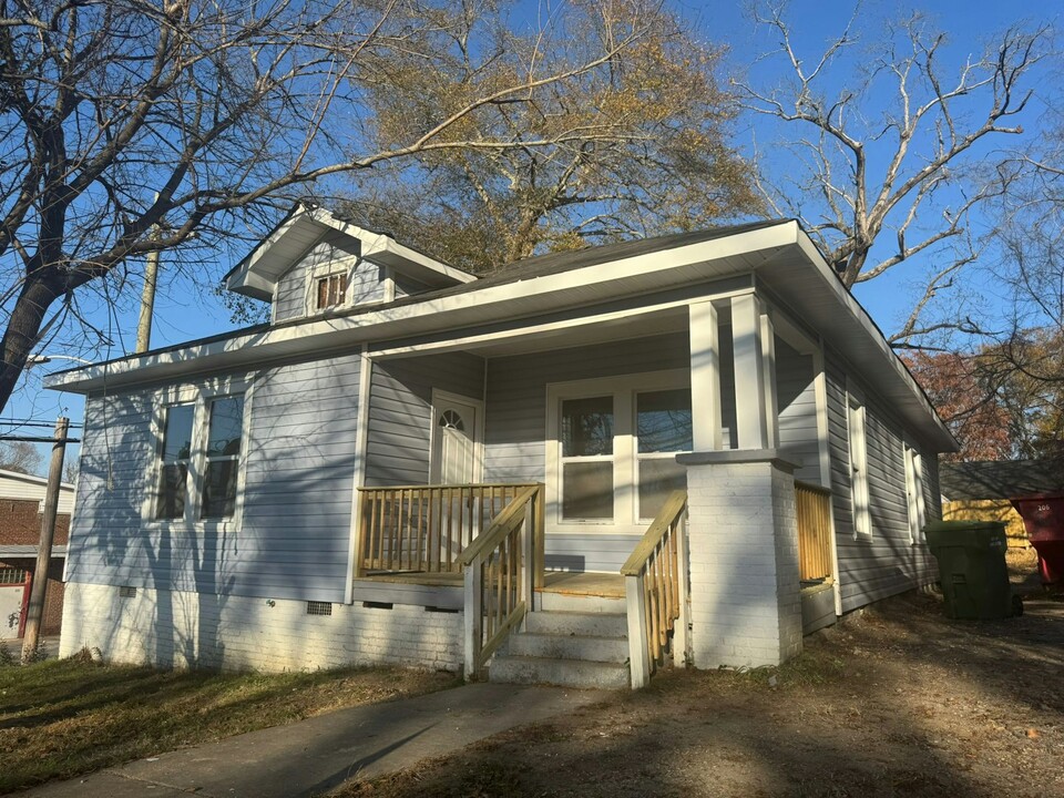 201 S Market St in Lancaster, SC - Foto de edificio