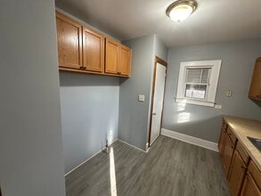 2512 Tyrone St in Flint, MI - Foto de edificio - Building Photo