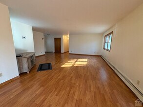 28 Church St in Niverville, NY - Building Photo - Building Photo