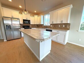 14475 Lockwood Ln SE in Yelm, WA - Building Photo - Building Photo