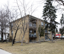 1910 Lawrence Ave W in Toronto, ON - Building Photo - Building Photo