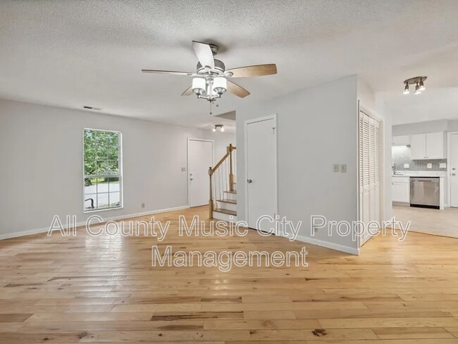 property at 620 Meadowview Ct