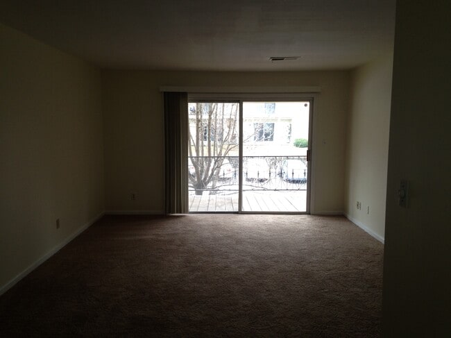 property at 809 Highwood Dr