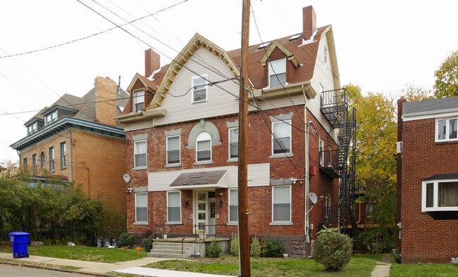 305 Roup Ave in Pittsburgh, PA - Foto de edificio - Building Photo