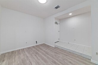 9910 Kent Towne Ln in Sugar Land, TX - Building Photo - Building Photo