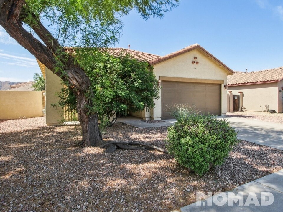 2611 W Fawn Dr in Phoenix, AZ - Building Photo