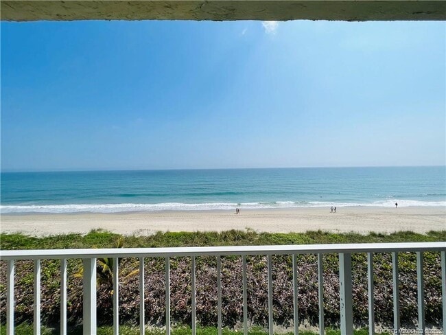 10102 S Ocean Dr in Jensen Beach, FL - Building Photo - Building Photo