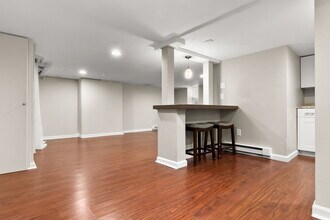 40 Avon St, Unit Ground in Wakefield, MA - Foto de edificio - Building Photo