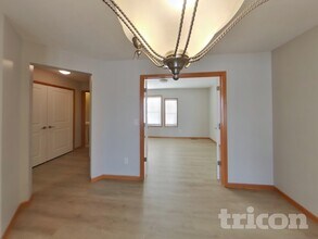 1627 Fox Hunt Way in Victoria, MN - Building Photo - Building Photo