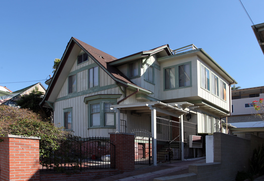 2247 Brant St in San Diego, CA - Building Photo