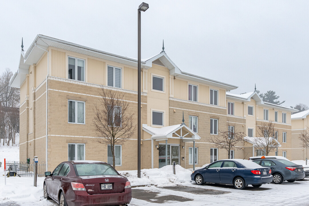 447 De Saint-Romuald St in Lévis, QC - Building Photo