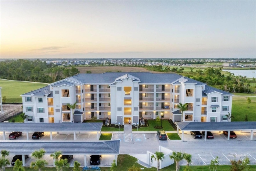 12240 Wellen Golf St, Unit 302 in Venice, FL - Building Photo