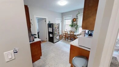 13 Pleasant St, Unit 2 in Cambridge, MA - Building Photo - Building Photo