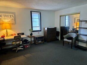 1447 State Ave, Unit Unit 4 in Coraopolis, PA - Building Photo - Building Photo