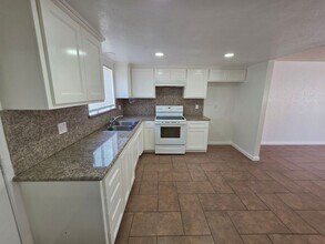 809 K St in Bakersfield, CA - Building Photo - Building Photo