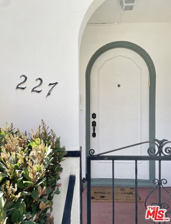 227 N Swall Dr in Beverly Hills, CA - Building Photo - Building Photo