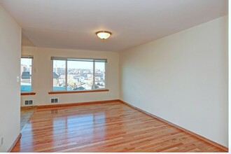 Aqua Terrazza Apartments in Seattle, WA - Building Photo - Interior Photo