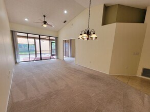 4482 Winston Ln N in Sarasota, FL - Building Photo - Building Photo