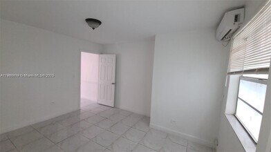 2015 NW 6th Pl in Miami, FL - Foto de edificio - Building Photo