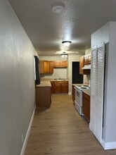 526 N 5th Ave in Oakdale, CA - Building Photo - Building Photo