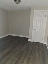 2119 Hunter's Crossing in Memphis, TN - Building Photo - Building Photo