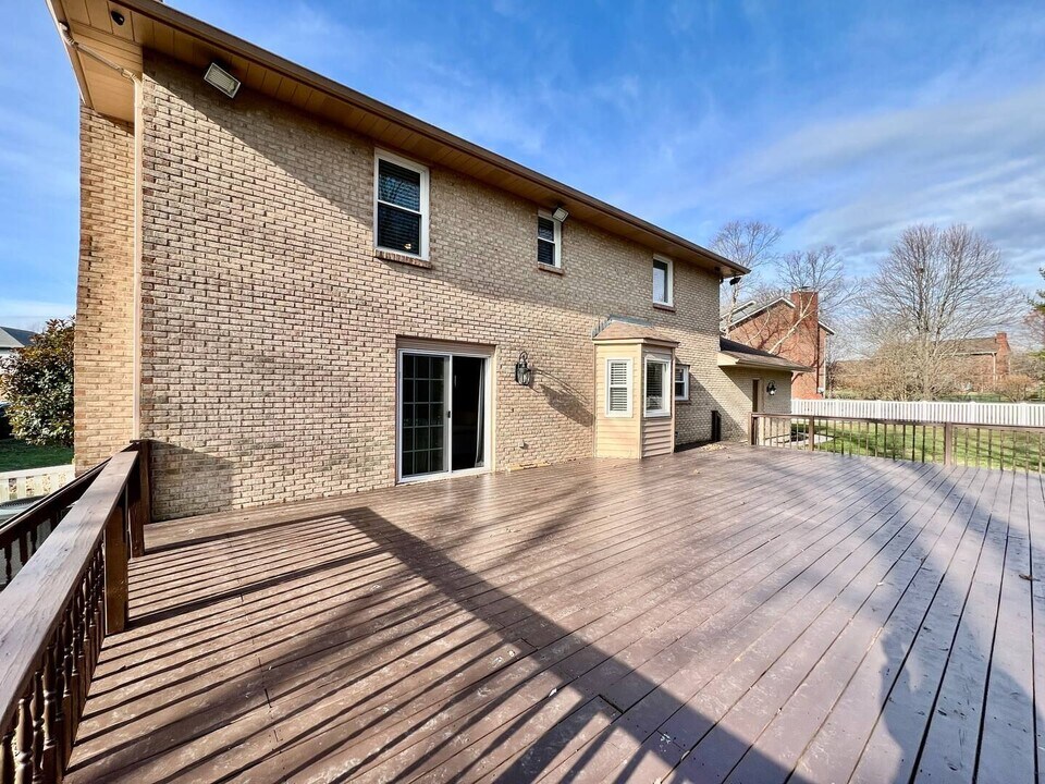 7184 Gregory Creek Ln in West Chester Township, OH - Building Photo