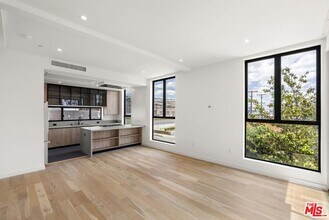 1413 S Doheny Dr in Los Angeles, CA - Building Photo - Building Photo