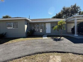 434 Foresteria Dr, Unit 4-307 in West Palm Beach, FL - Building Photo