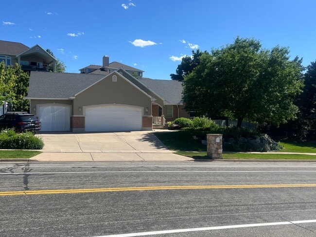 1909 Shadow Valley Dr