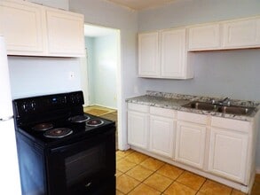 2351 NW Bell Ave in Lawton, OK - Building Photo - Building Photo