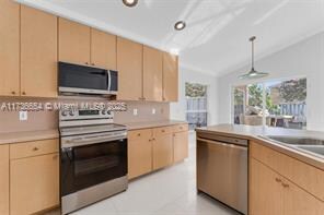 14318 NW 15th St in Pembroke Pines, FL - Building Photo - Building Photo