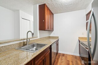 701 Aspen Dr in Plainsboro, NJ - Building Photo - Building Photo