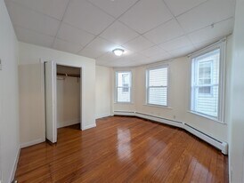 14 Garrison Ave, Unit 4 in Somerville, MA - Building Photo