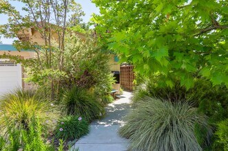 600 Bryson Ave in Palo Alto, CA - Building Photo - Building Photo