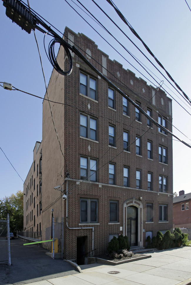 2048 John F Kennedy Blvd in Jersey City, NJ - Foto de edificio - Building Photo