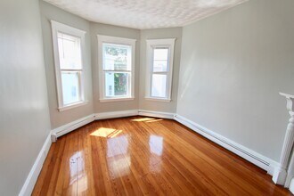 15 Elder St, Unit 1 in Boston, MA - Building Photo - Building Photo