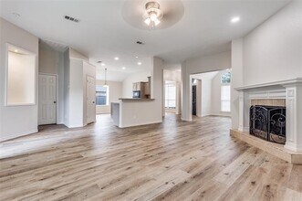 529 Lochwood Dr in Murphy, TX - Building Photo - Building Photo