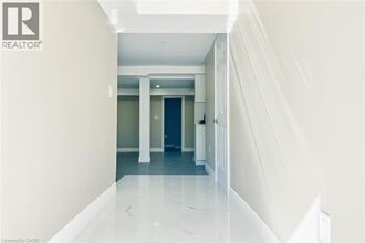 96 Timberlane Crescent in Kitchener, ON - Building Photo - Building Photo