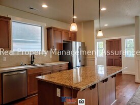 15079 NW Rossetta St in Portland, OR - Building Photo