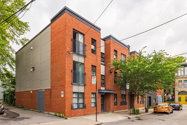 2267-2277 Coupal Rue in Montréal, QC - Building Photo - Primary Photo
