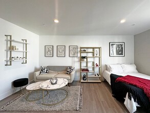 DLUX Lofts - Luxury Modernized Living in Las Vegas, NV - Building Photo - Building Photo