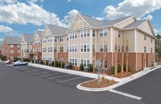 Seven Farms Village in Charleston, SC - Building Photo