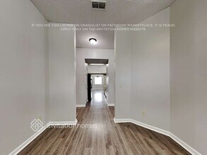 1995 Hovington Cir W in Jacksonville, FL - Foto de edificio - Building Photo