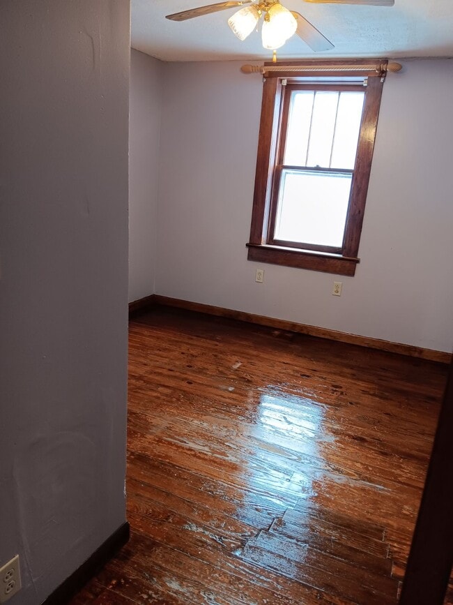 property at 2508 Edgemont Dr