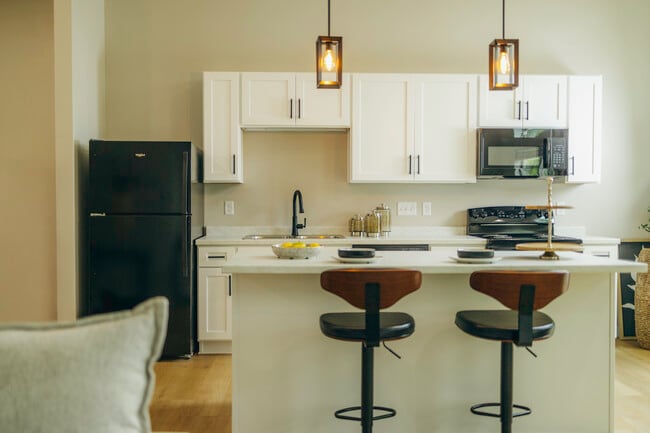 Rolling Meadows Apartments in Marquette, MI - Foto de edificio - Building Photo