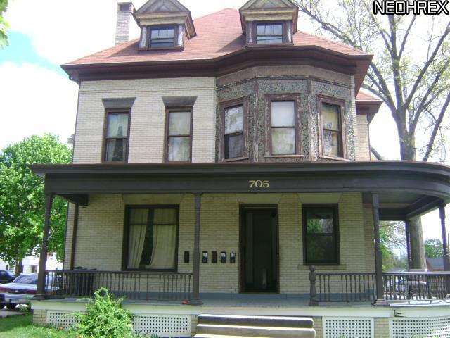 705 Beall Ave in Wooster, OH - Foto de edificio