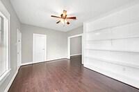 2915 Isabella St photo'